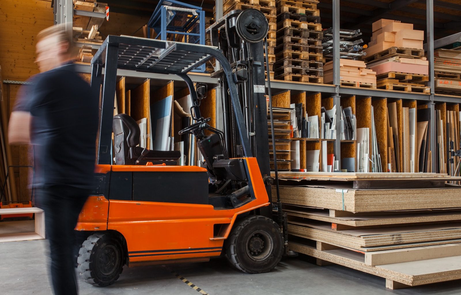 yellow and black fork lift